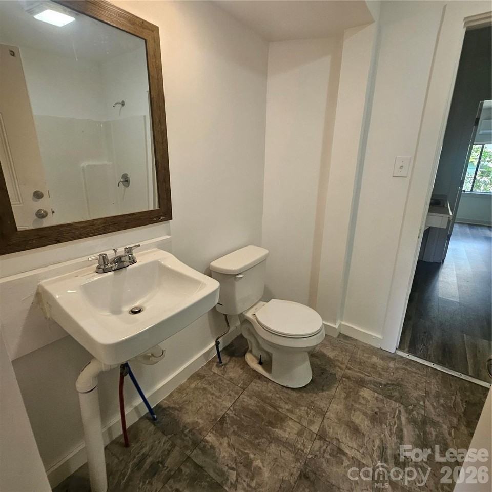 805 S Confederate Ave - Photo 3 of 7