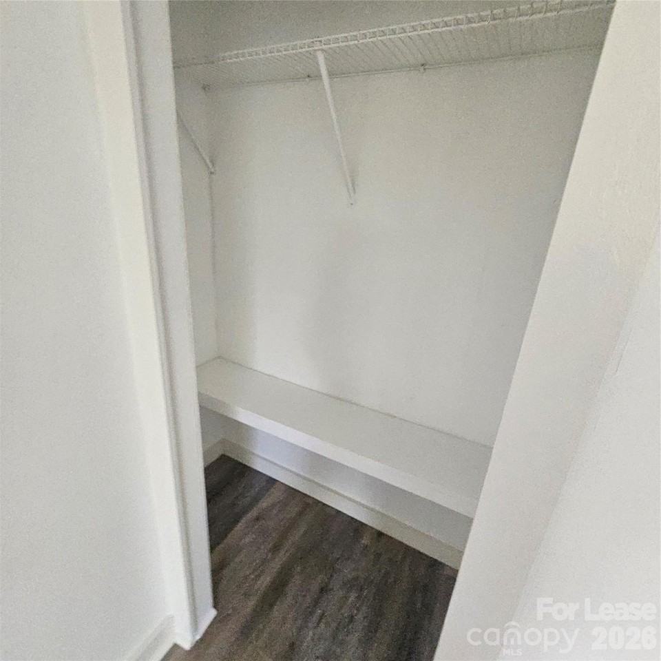805 S Confederate Ave - Photo 6 of 7
