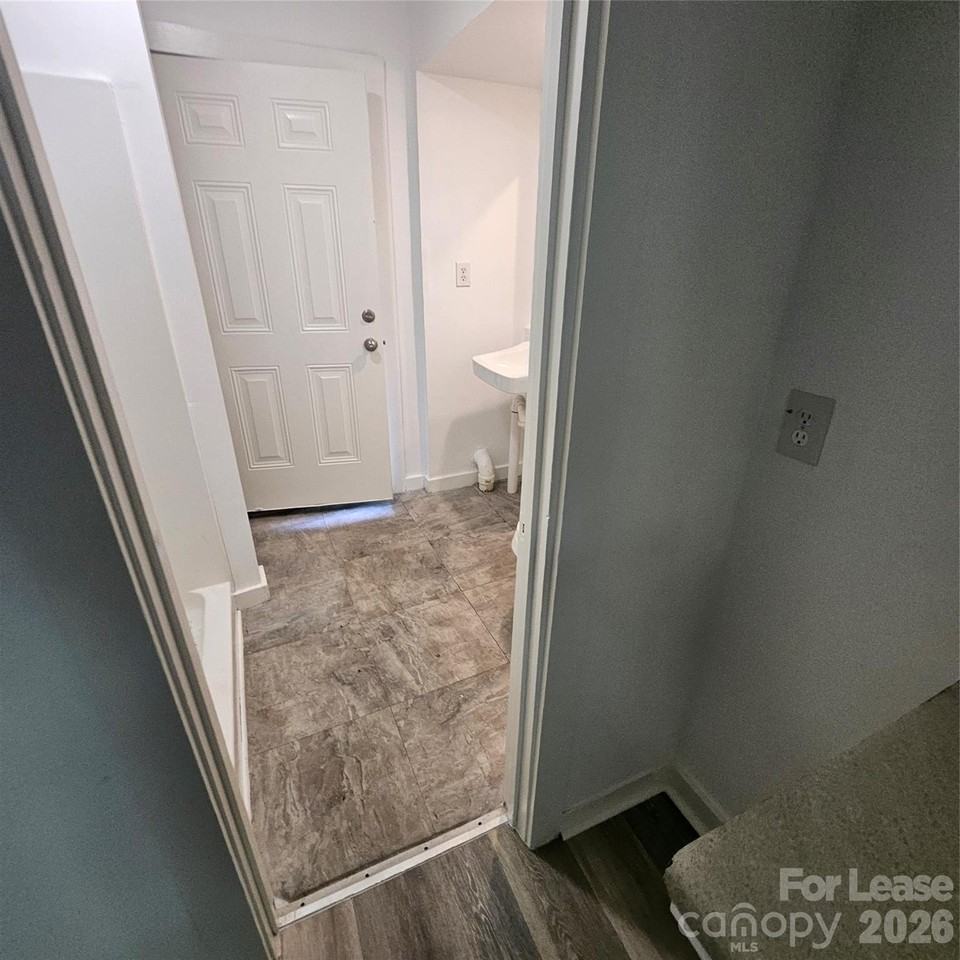 805 S Confederate Ave - Photo 7 of 7