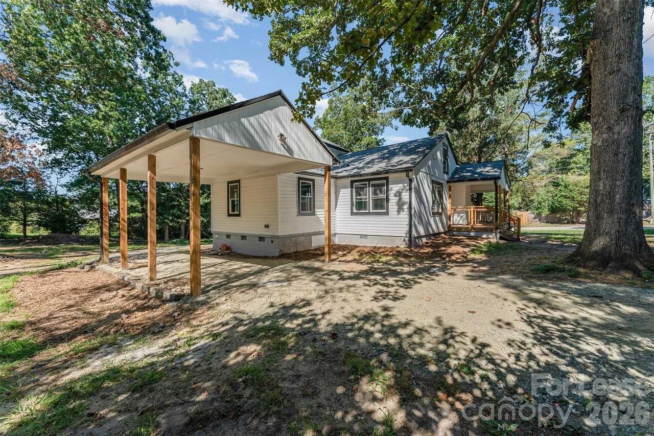 1906 New Garden Rd - Photo 3 of 35