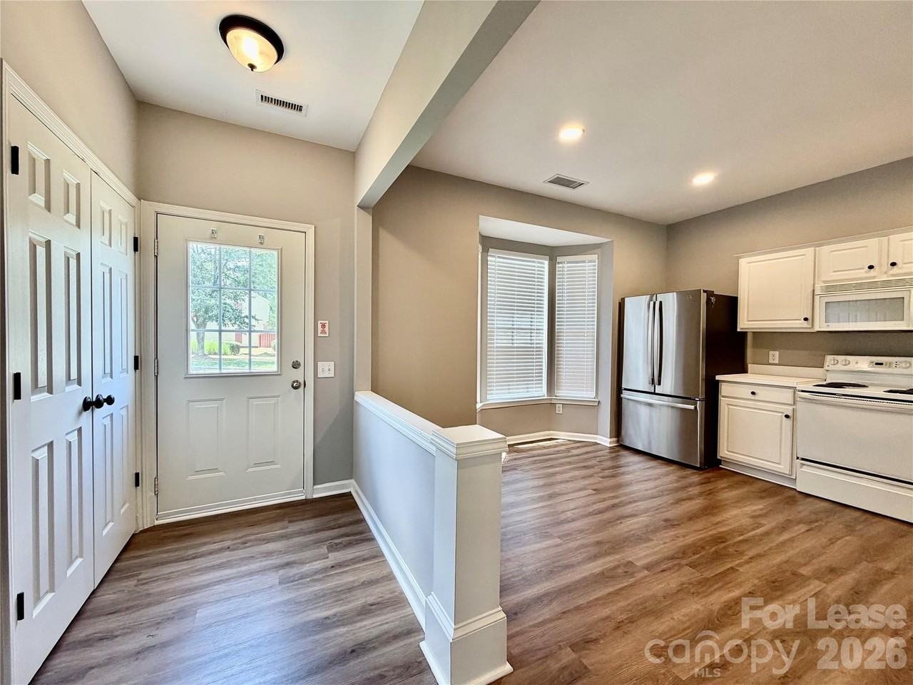 2754 Thornbush Ct - Photo 3 of 31