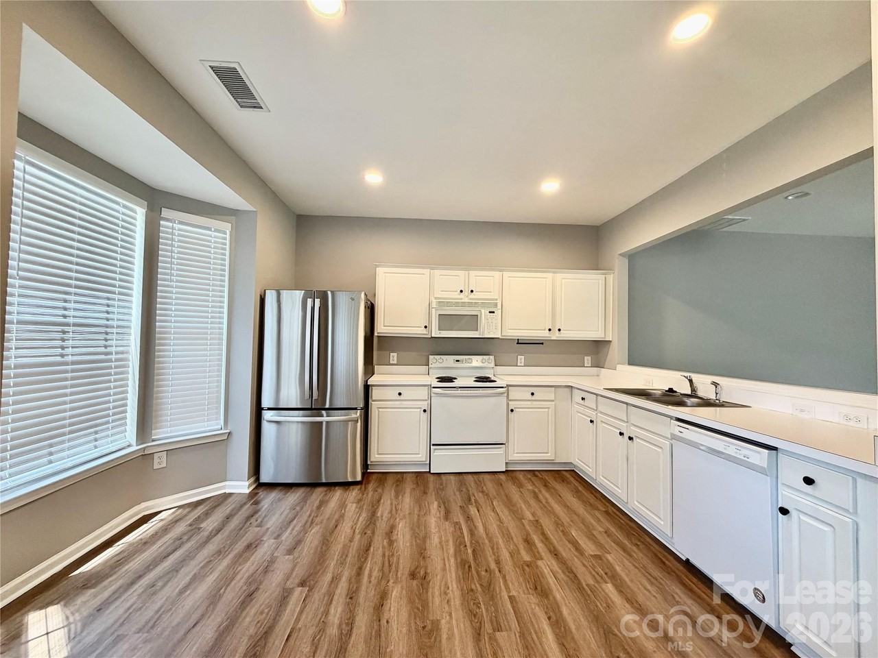 2754 Thornbush Ct - Photo 5 of 31