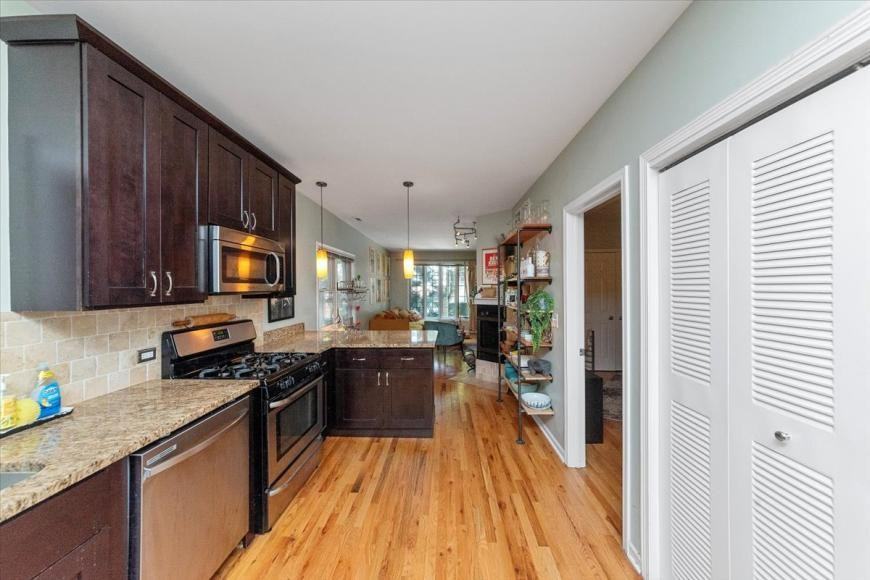1510 N Elk Grove Ave - Photo 3 of 10