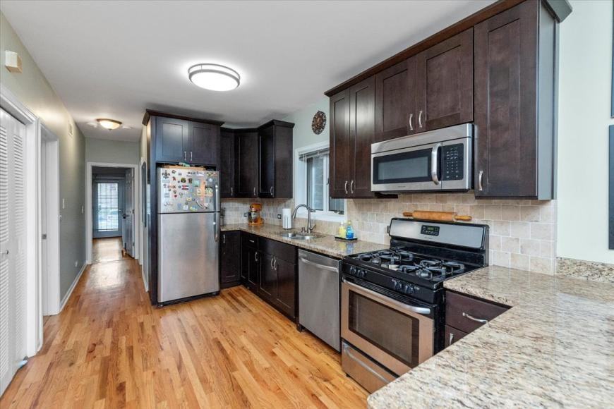 1510 N Elk Grove Ave - Photo 4 of 10