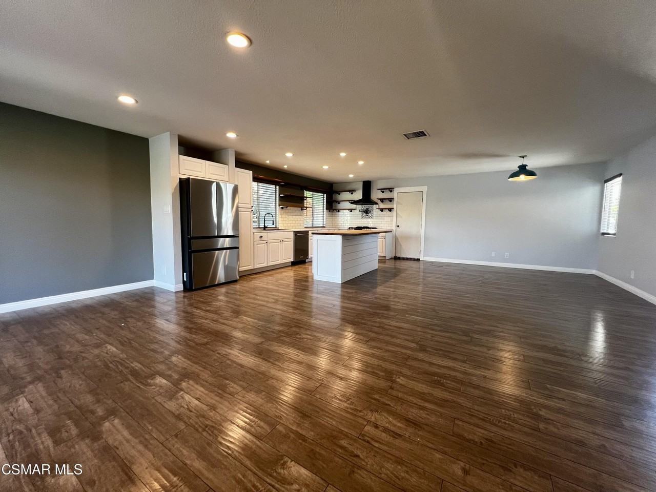 604 Hudspeth St - Photo 5 of 31