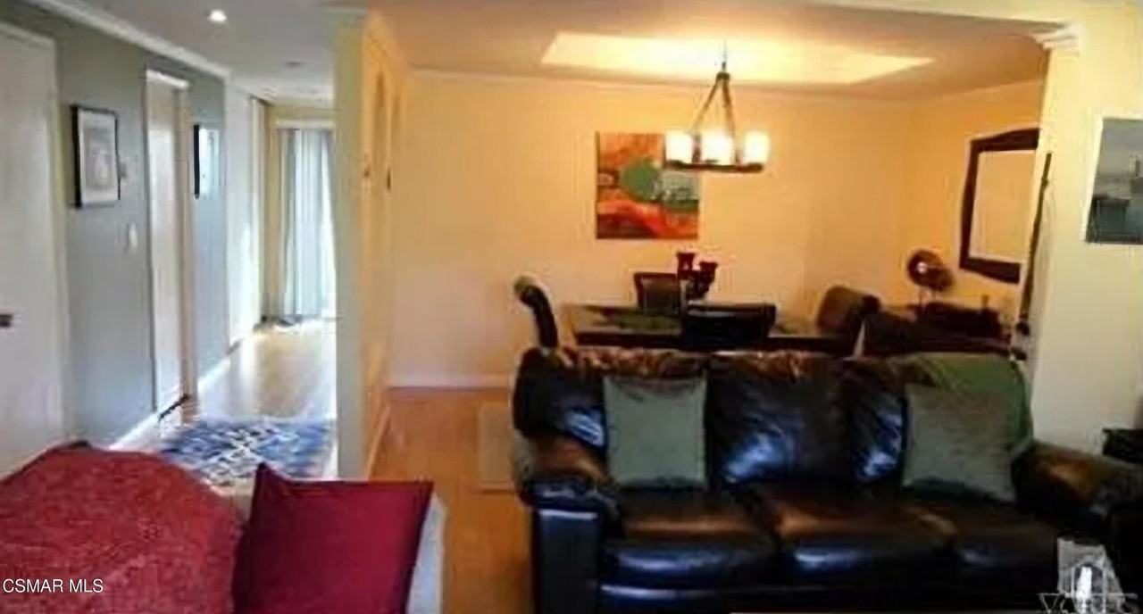 255 Green Moor Pl - Photo 3 of 5