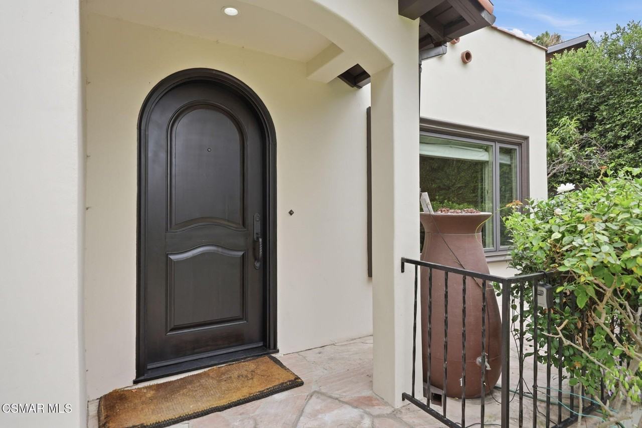 732 N Alta Vista Boulevard - Photo 4 of 35