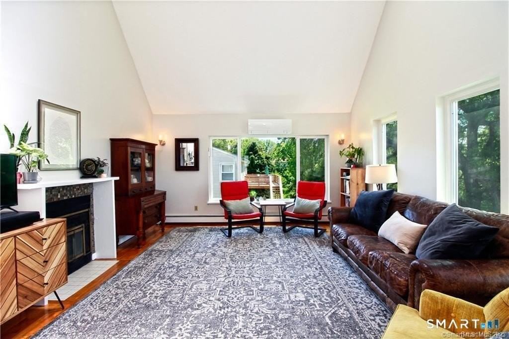 299 Virgo Dr - Photo 2 of 40