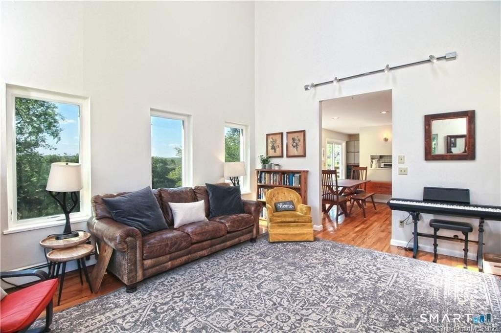 299 Virgo Dr - Photo 4 of 40