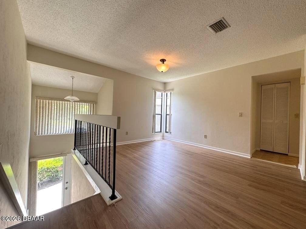 36 Oxford Ln - Photo 2 of 24