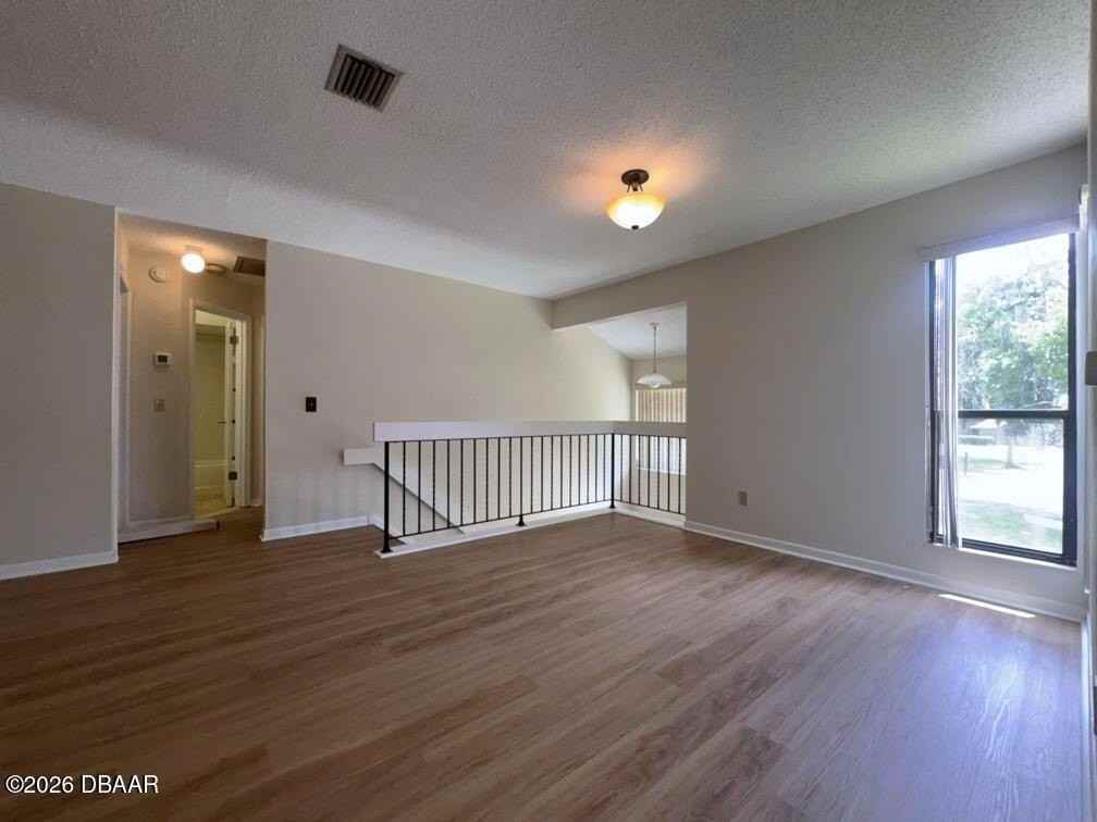 36 Oxford Ln - Photo 3 of 24