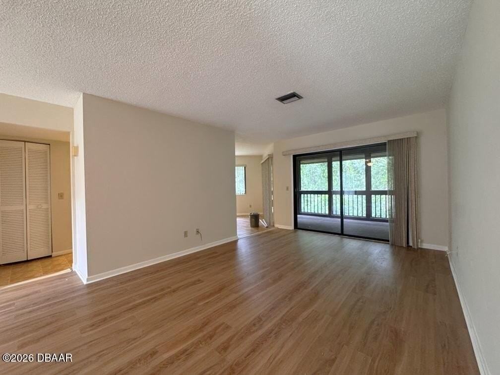 36 Oxford Ln - Photo 4 of 24