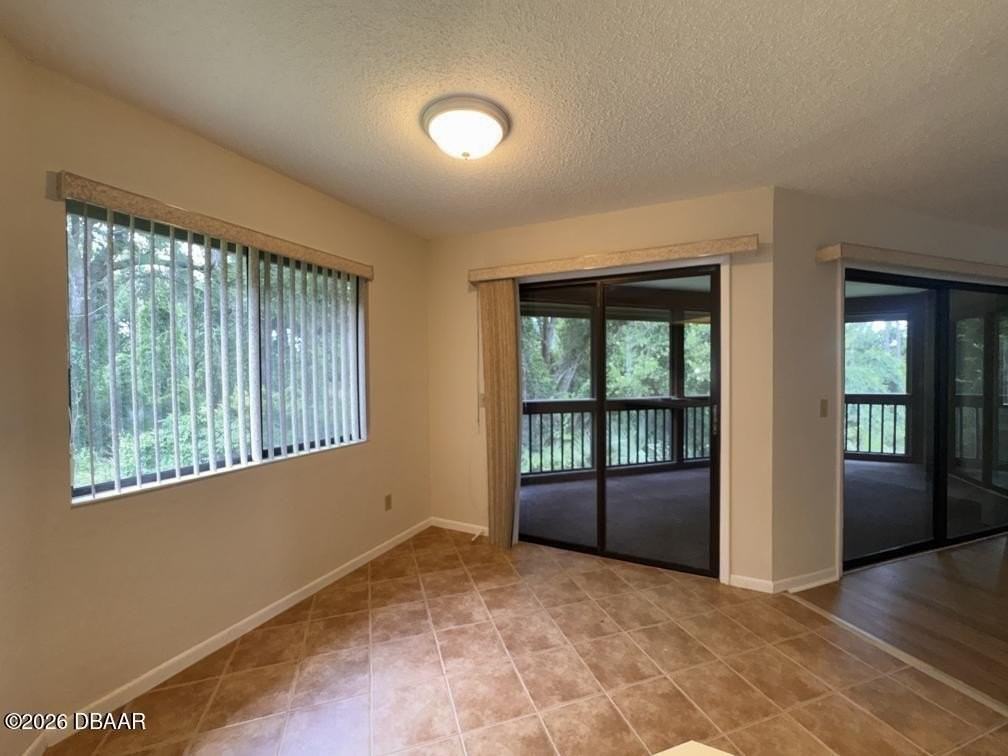 36 Oxford Ln - Photo 6 of 24
