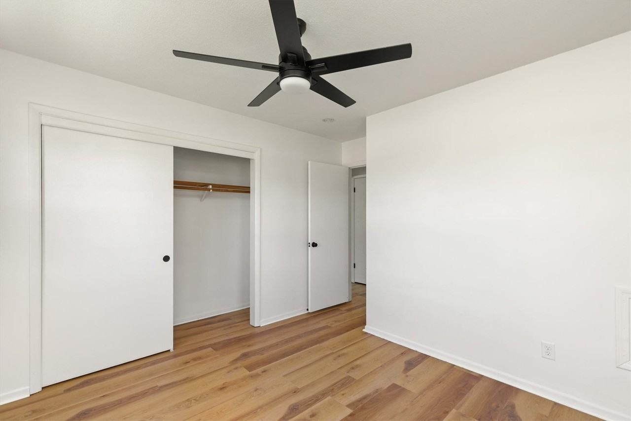 102 Nw Sharmin Dr - Photo 6 of 13