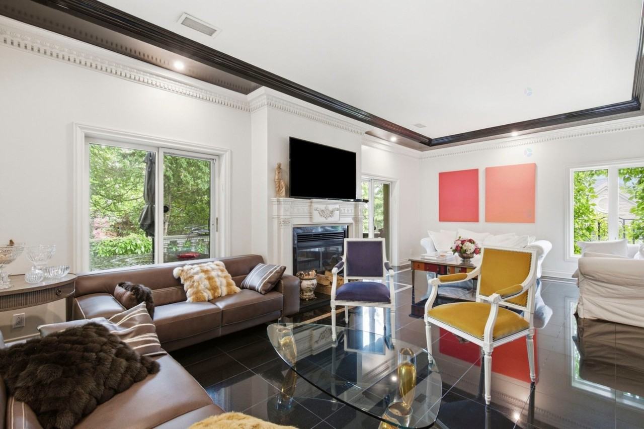 12 Av Sunnyside - Photo 4 of 39