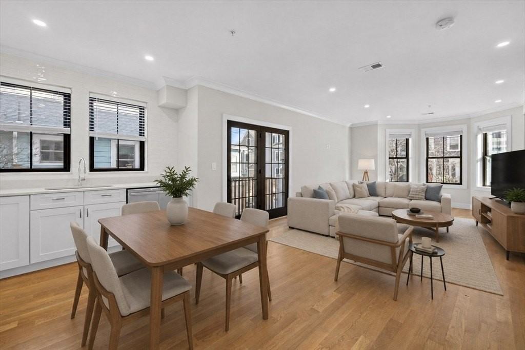 279 Lamartine St Ph - Photo 3 of 15