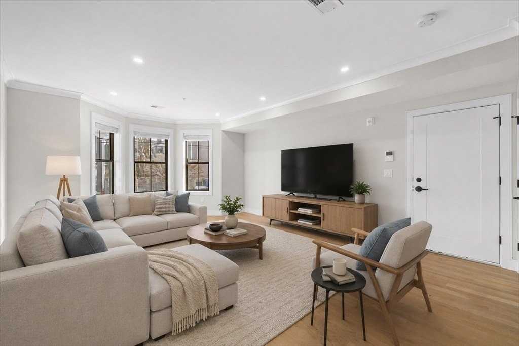 279 Lamartine St Ph - Photo 4 of 15