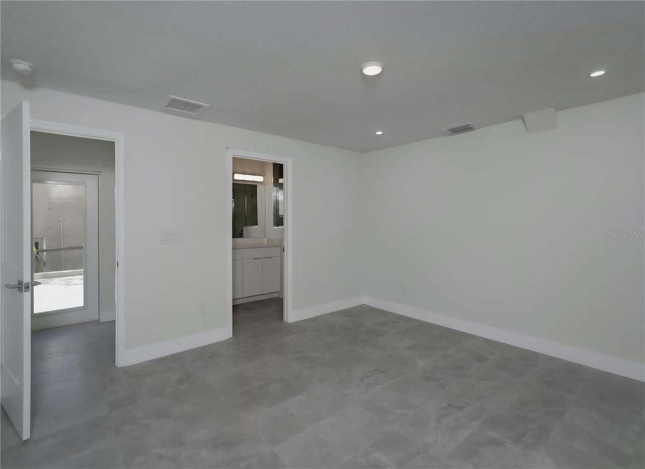 310 Hibiscus St - Photo 7 of 50