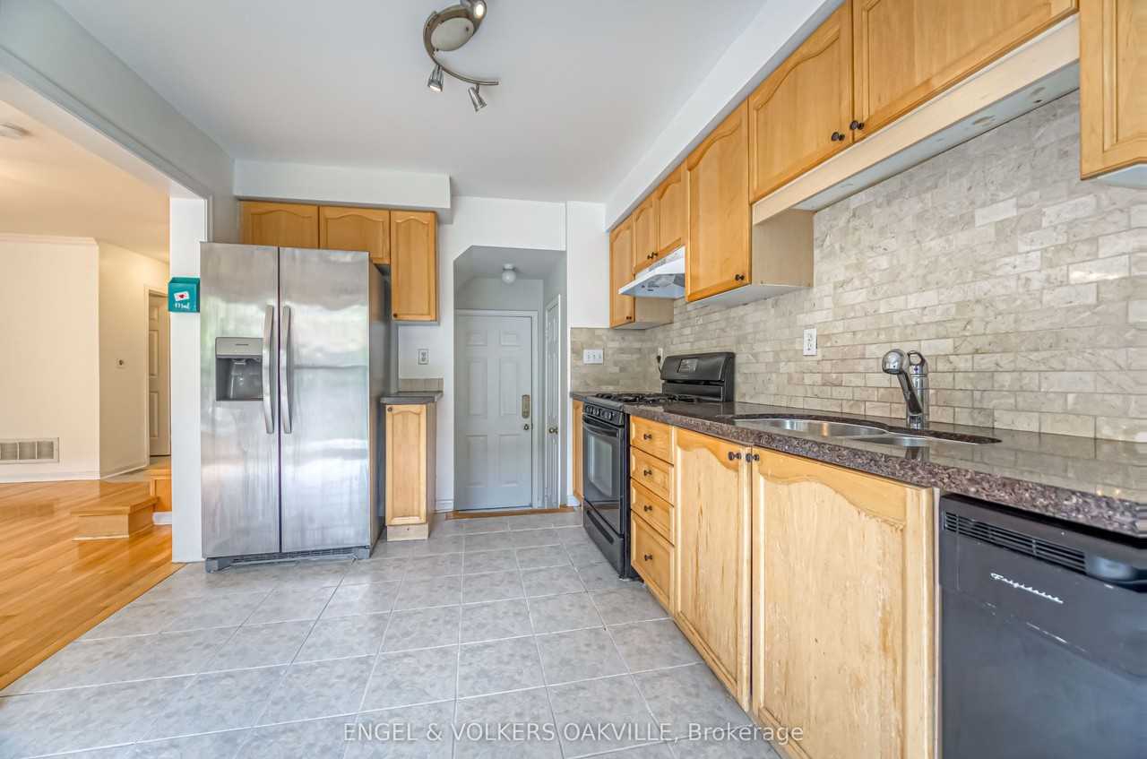 1121 Barclay Cir - Photo 5 of 14