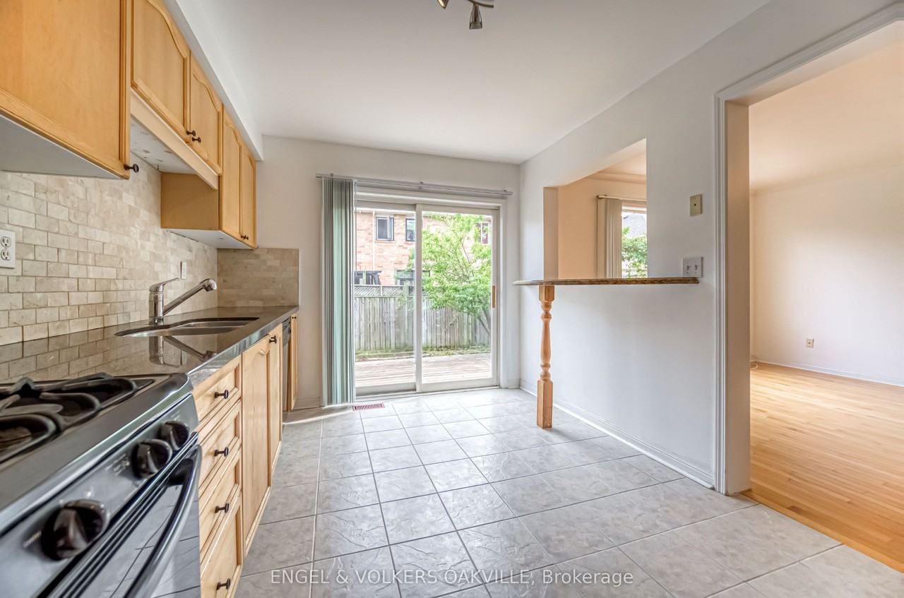 1121 Barclay Cir - Photo 6 of 14
