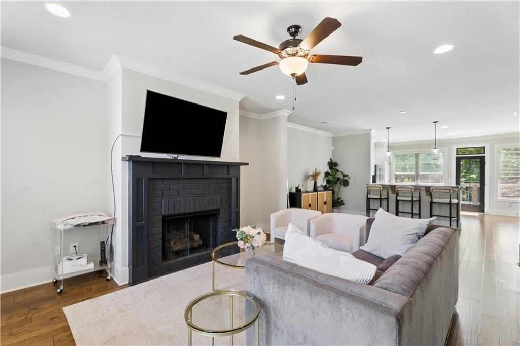 2424 Misty Hollow Pl - Photo 5 of 31