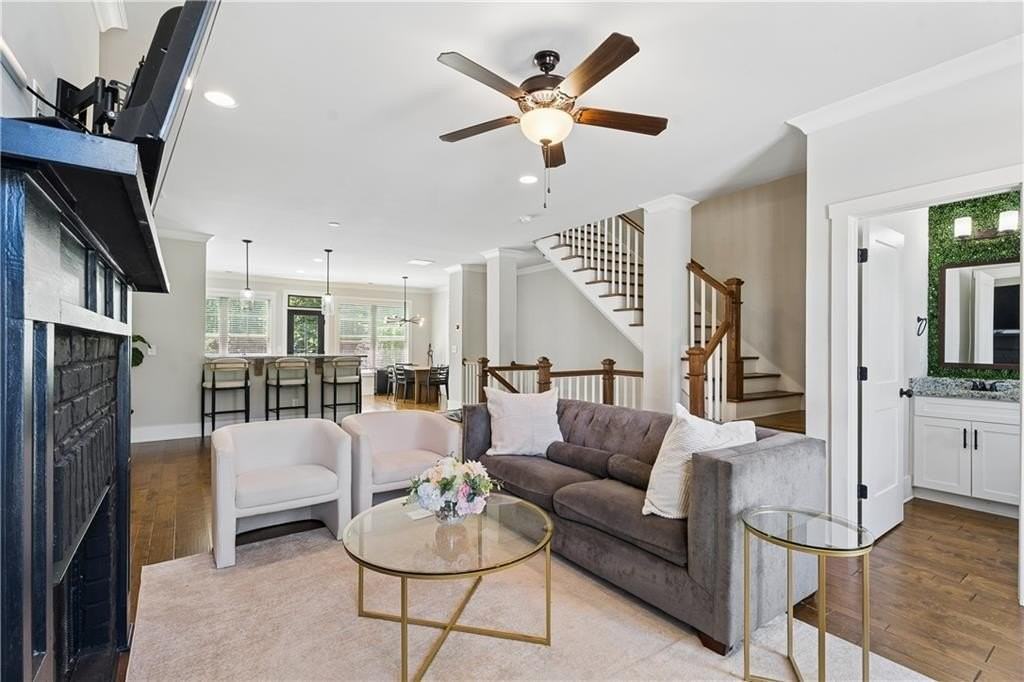 2424 Misty Hollow Pl - Photo 6 of 31