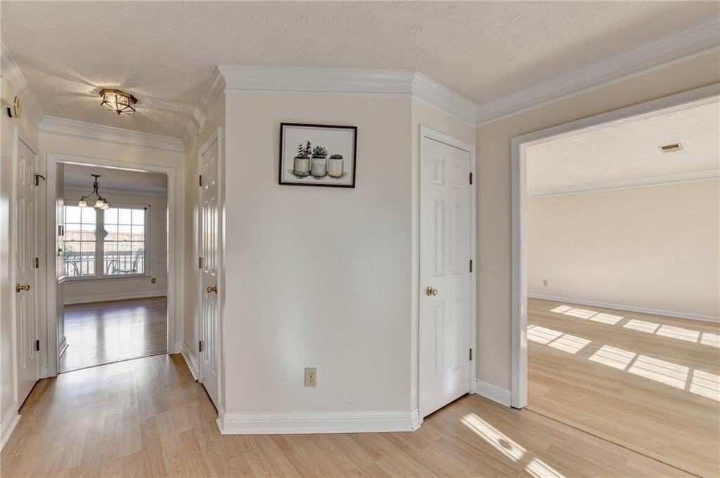 3945 Genoa Ct - Photo 7 of 50