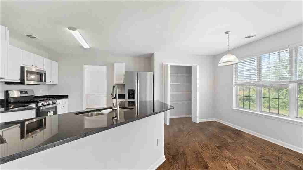 317 Shasta Ln - Photo 5 of 38