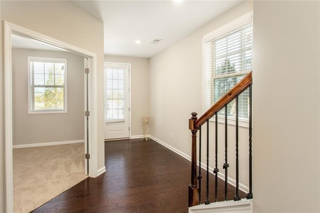 335 Beacons Pl - Photo 2 of 33