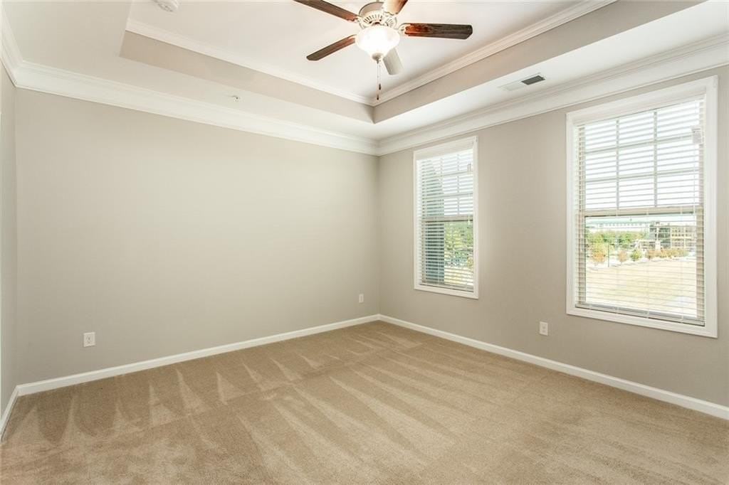 335 Beacons Pl - Photo 4 of 33