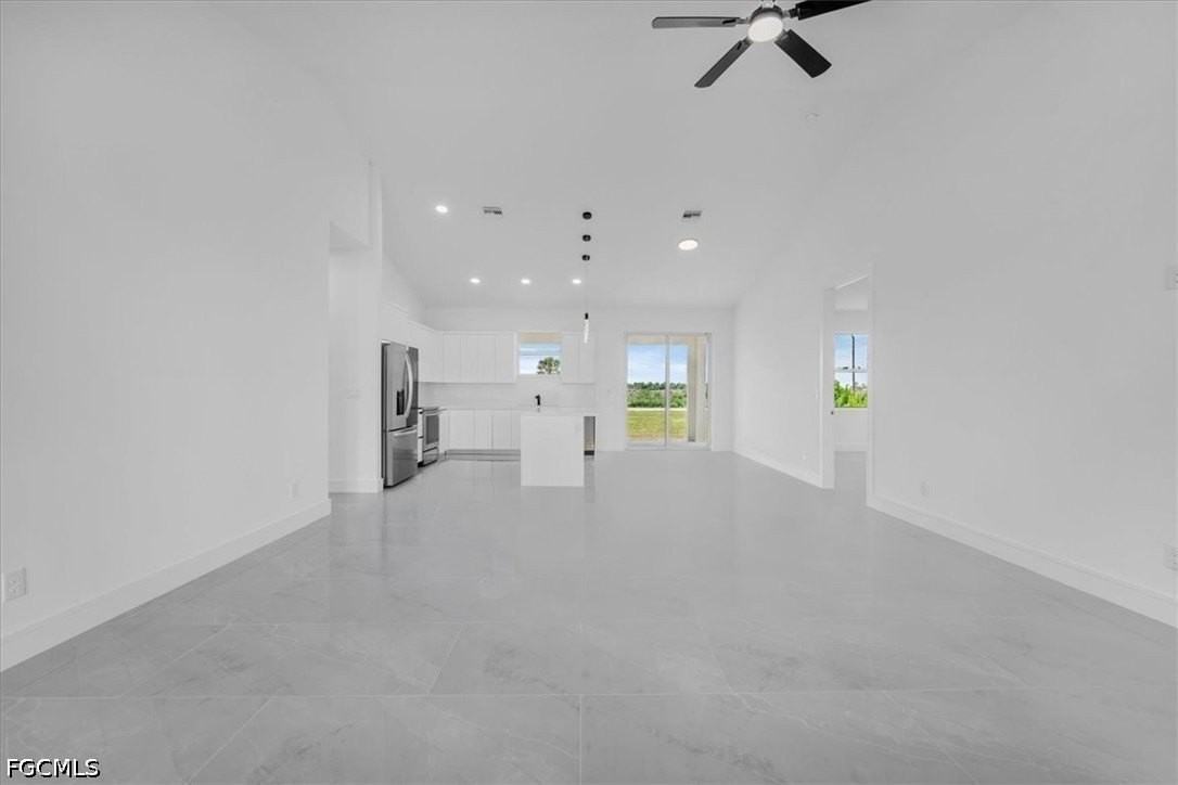 3812 Nw 38th St - Photo 4 of 40
