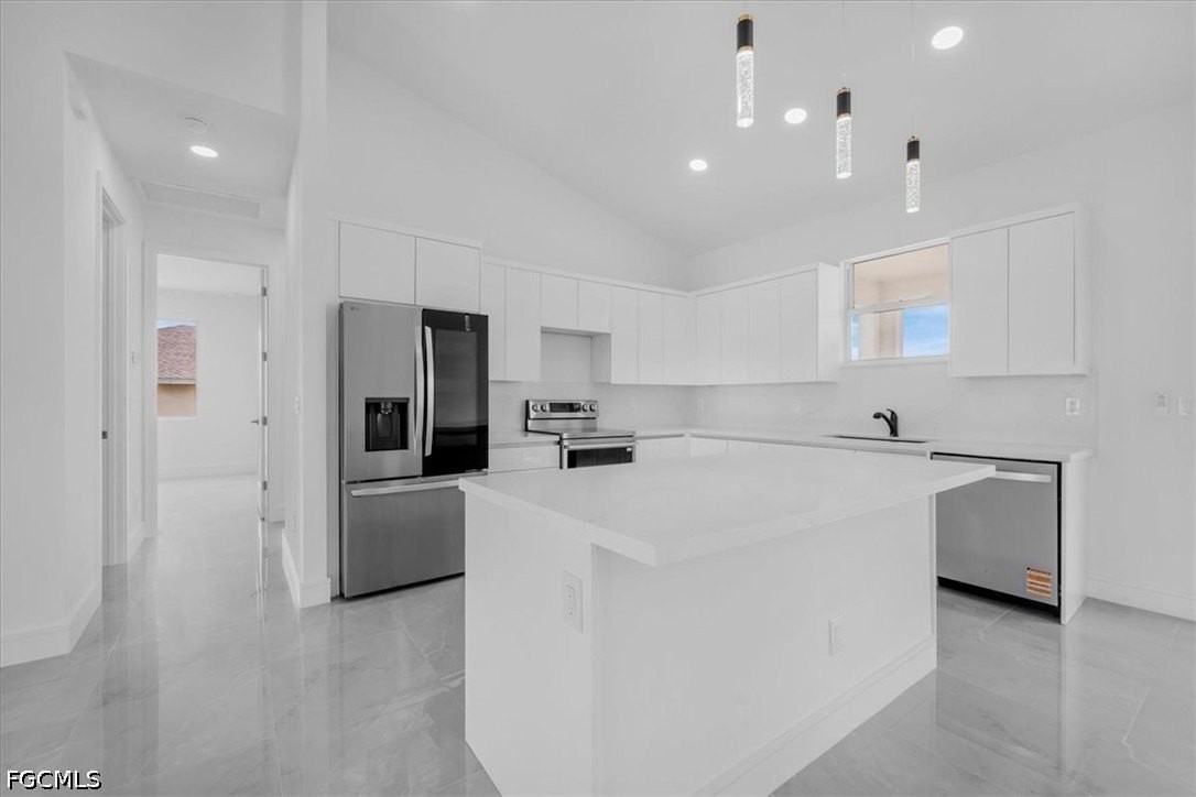 3812 Nw 38th St - Photo 7 of 40