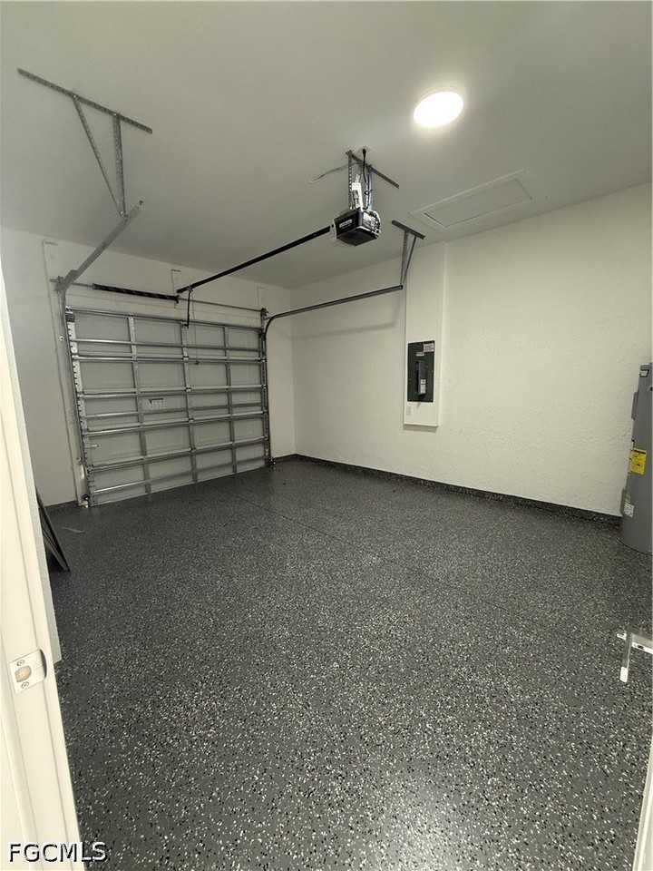 350 Limerick Ave S - Photo 2 of 12