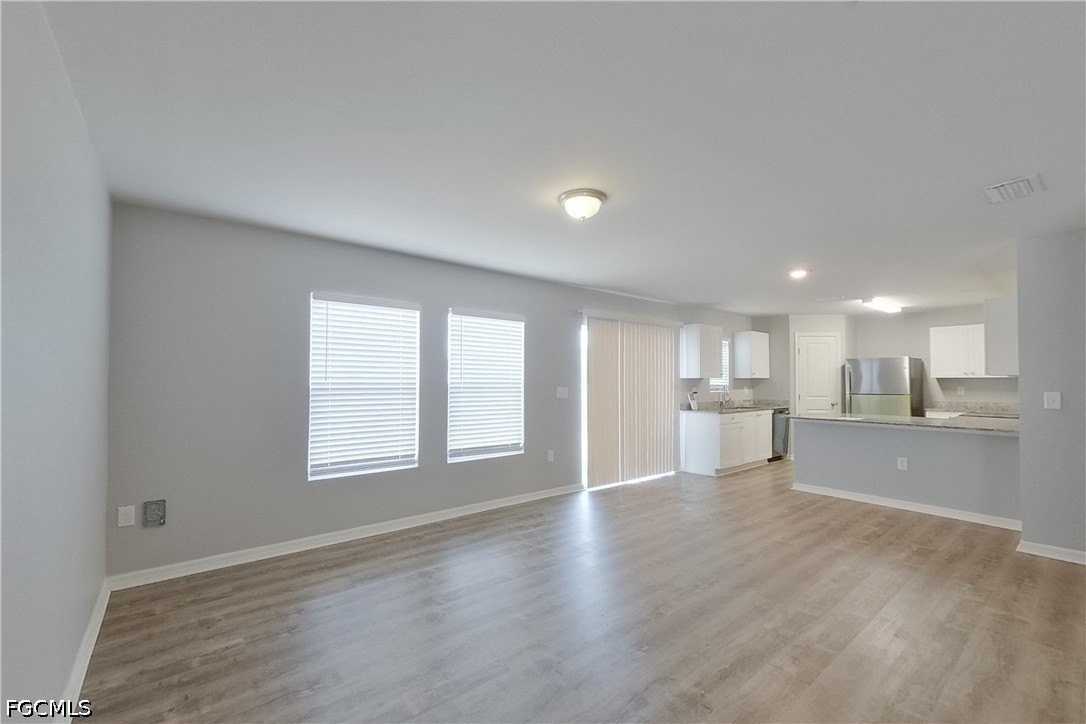 2227 Nw 11th Ct - Photo 5 of 23