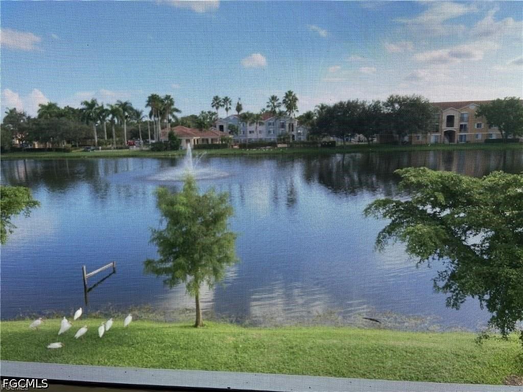 8326 Bernwood Cove Loop #910 - Photo 4 of 19
