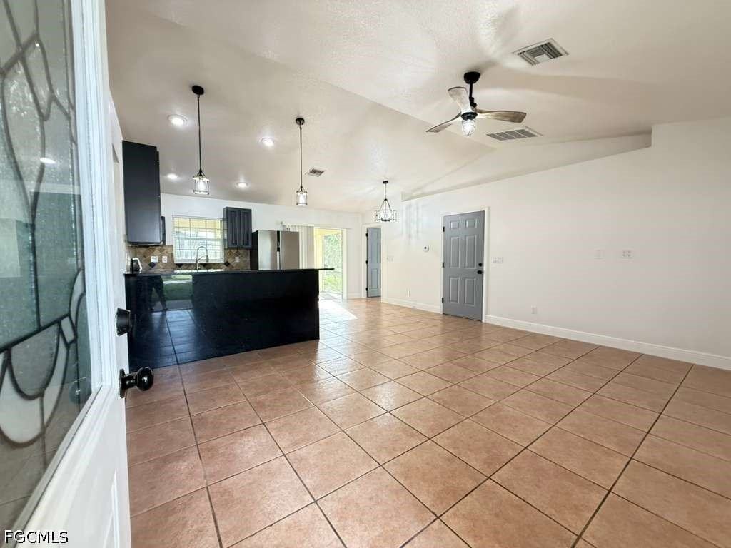 2712 Sw 2nd Ave - Photo 2 of 18