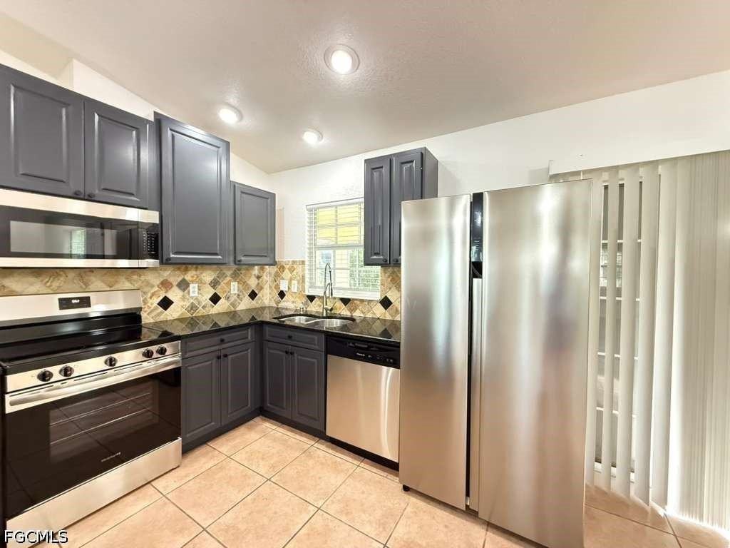 2712 Sw 2nd Ave - Photo 5 of 18