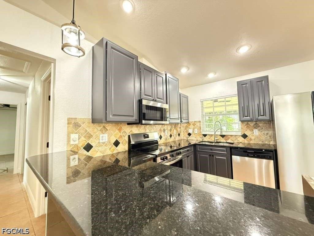 2712 Sw 2nd Ave - Photo 6 of 18