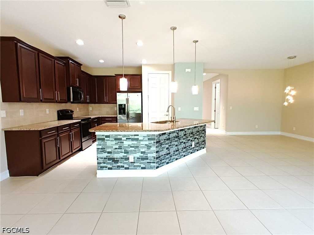 20559 Long Pond Rd - Photo 5 of 37