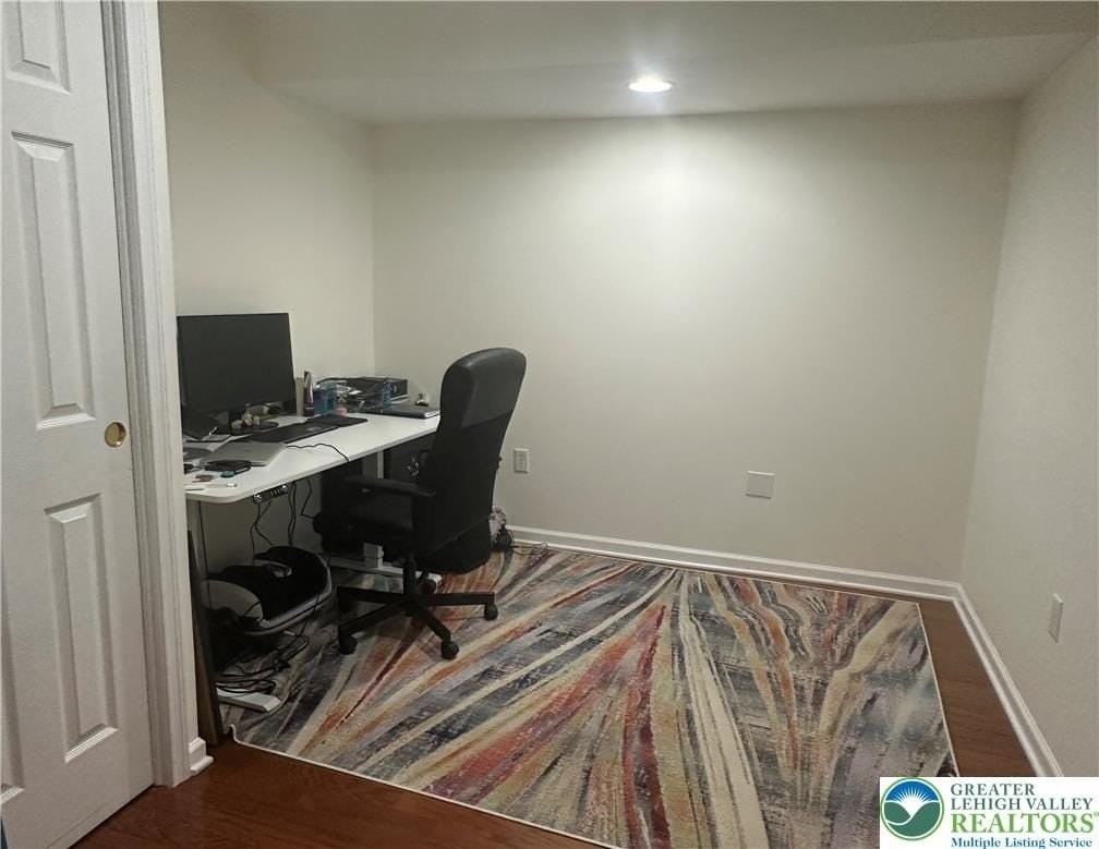 1051 Sparrow Way - Photo 6 of 28