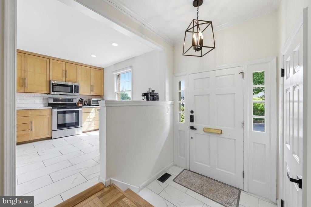 633 E Main St #B2 - Photo 3 of 26