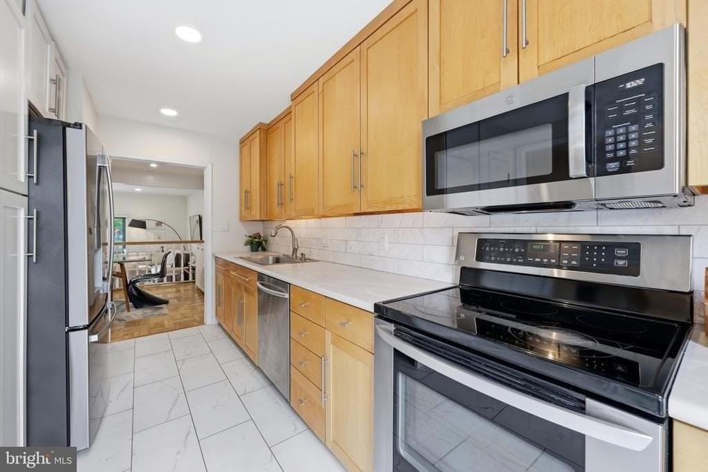 633 E Main St #B2 - Photo 6 of 26