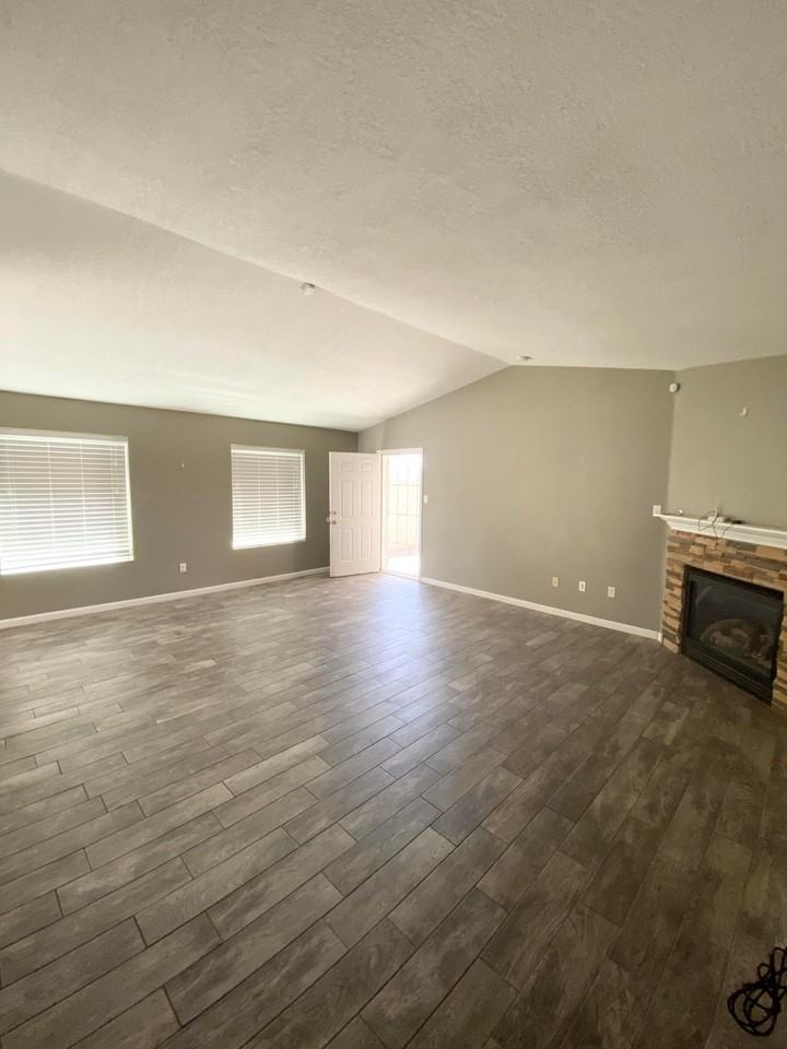 9016 Anacapa Ave Nw - Photo 6 of 24