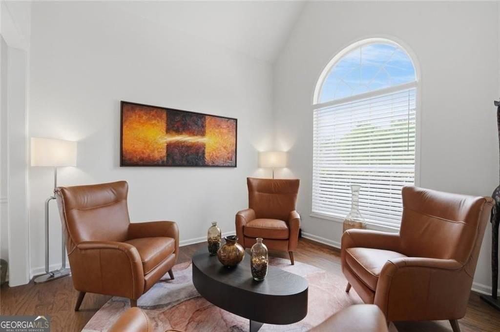 6261 Vinings Vintage Dr - Photo 5 of 31
