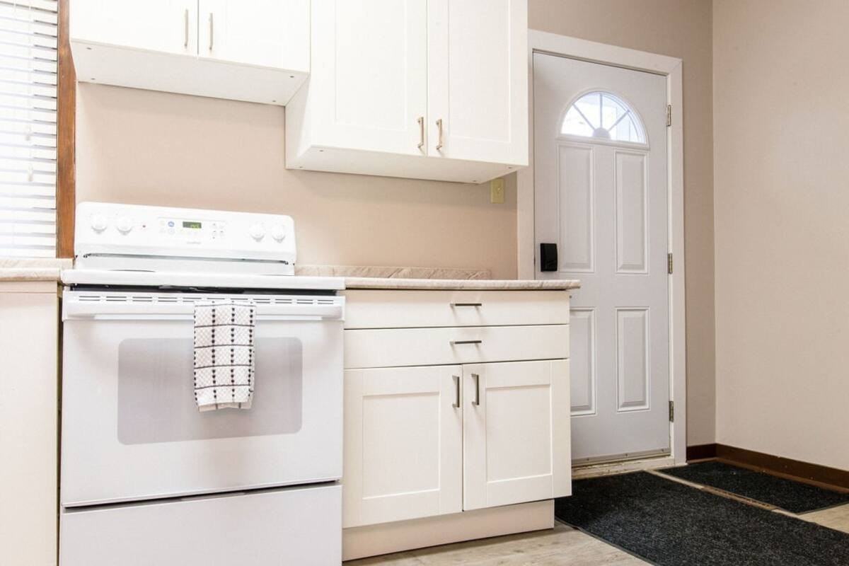 616 Mcmillan Ave - Photo 2 of 29
