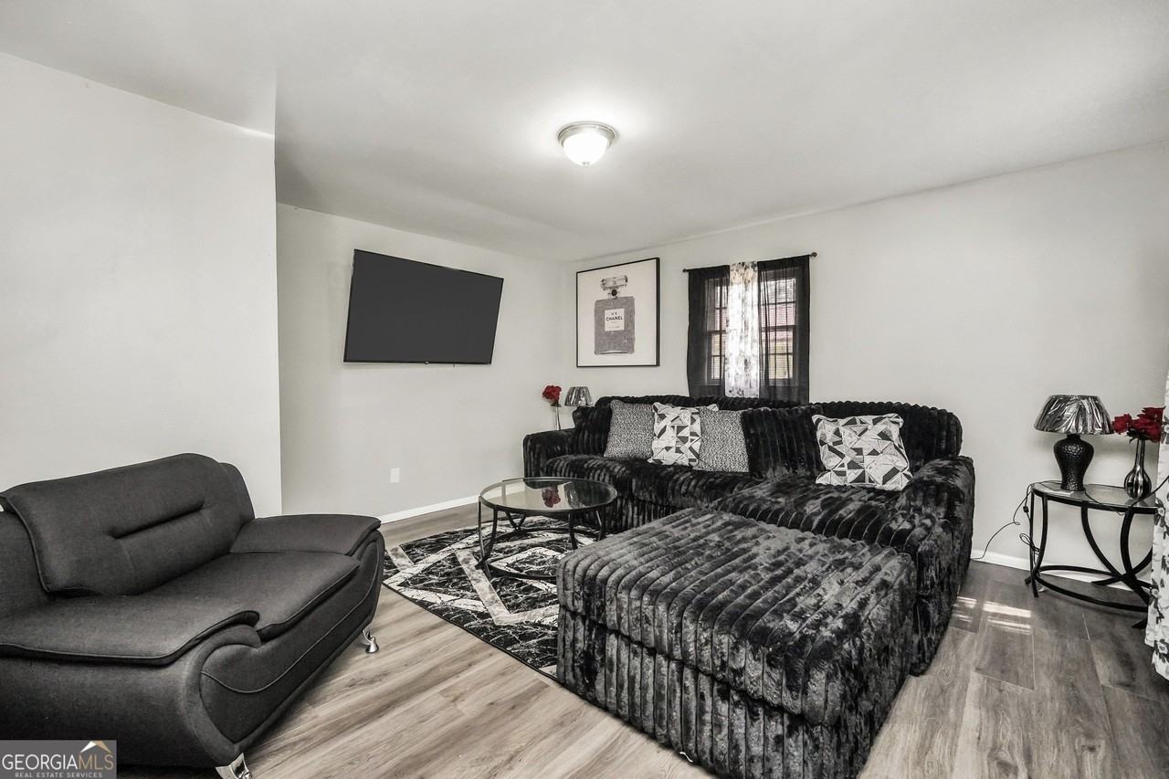 106 Vickie Dr - Photo 3 of 19