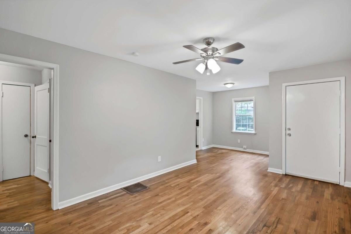 1877 Sumter St Nw - Photo 4 of 23