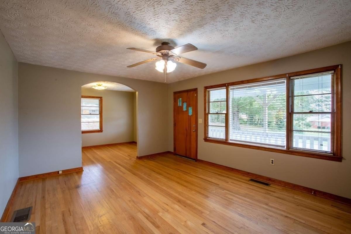 133 Nelson St #B - Photo 3 of 21