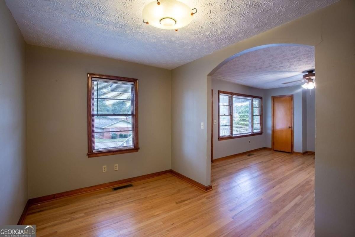133 Nelson St #B - Photo 5 of 21