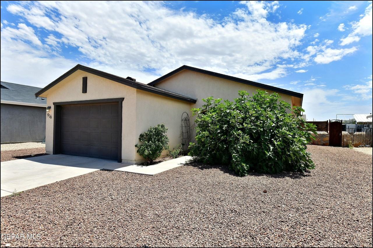 916 Villa Seca Dr - Photo 2 of 42